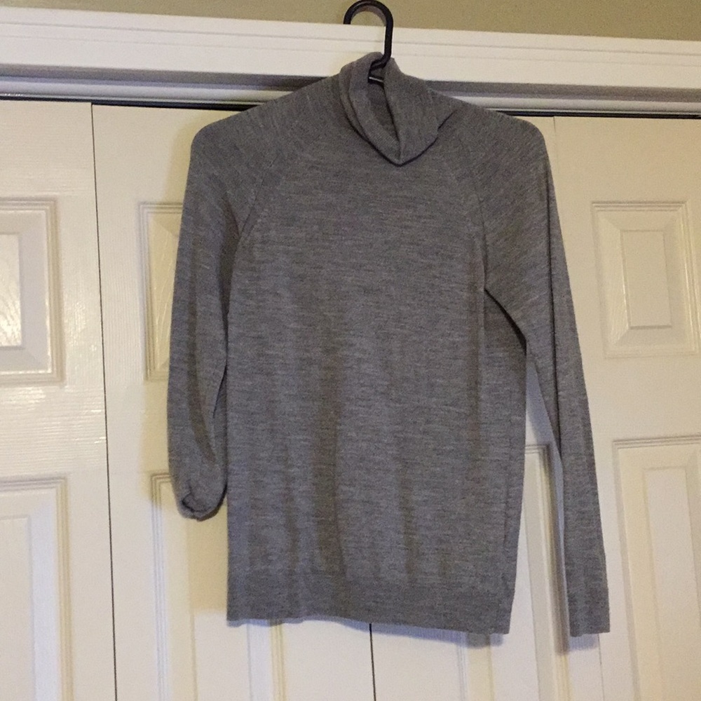 Long sleeve turtleneck sweater size xs
